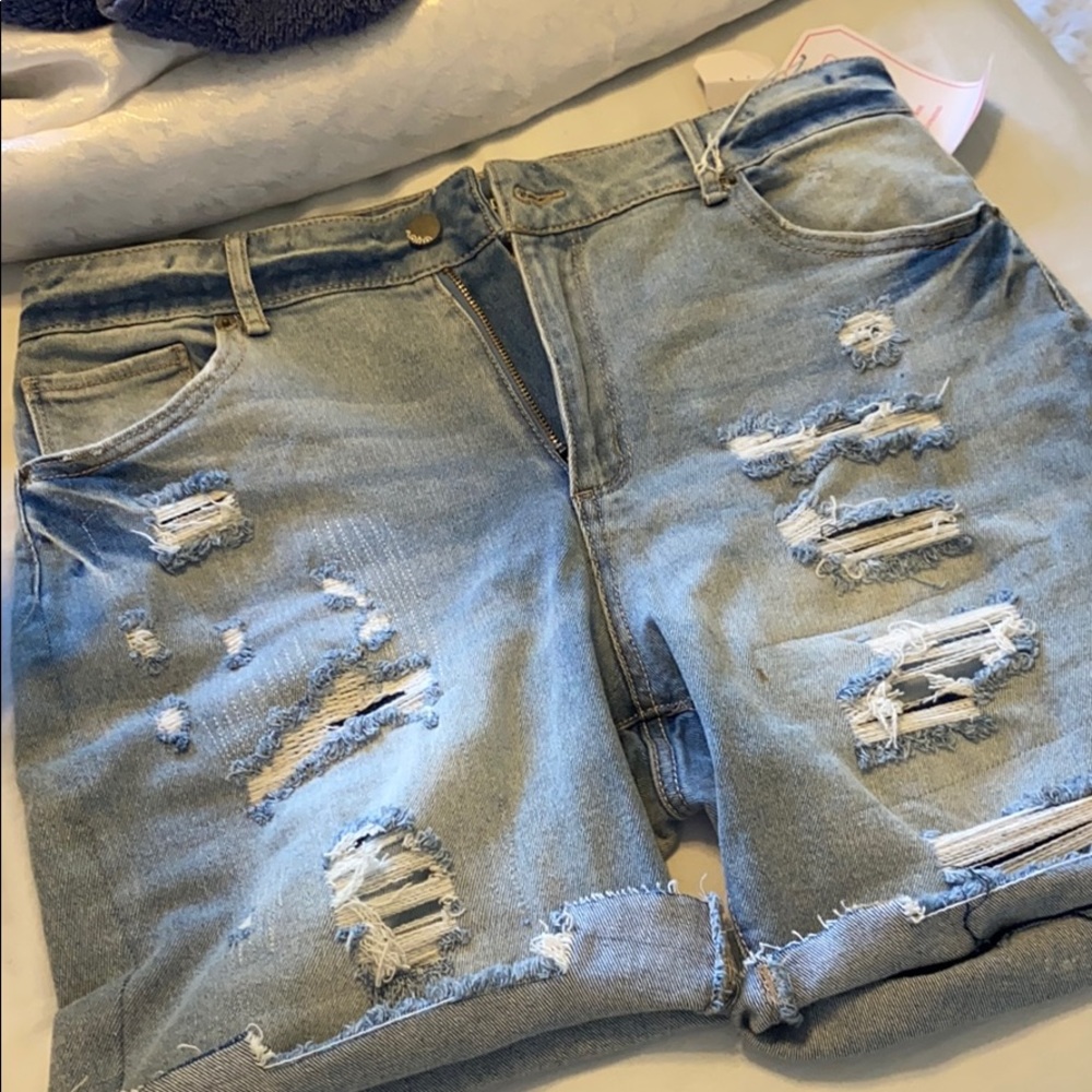 Mid leg shorts